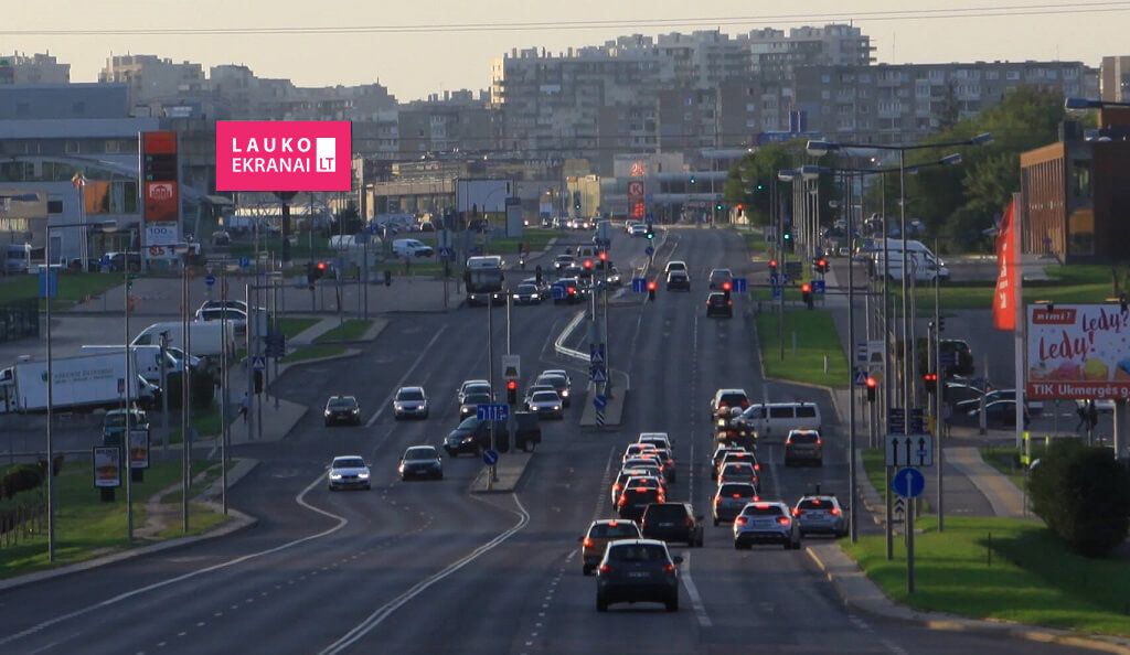 Lauko media ekranas „Senukai“, Vilniuje