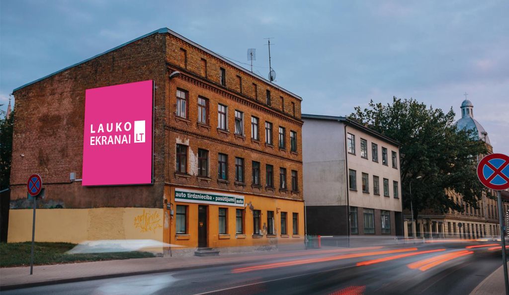 Lauko media ekranas "LACPLESA", Rygoje
