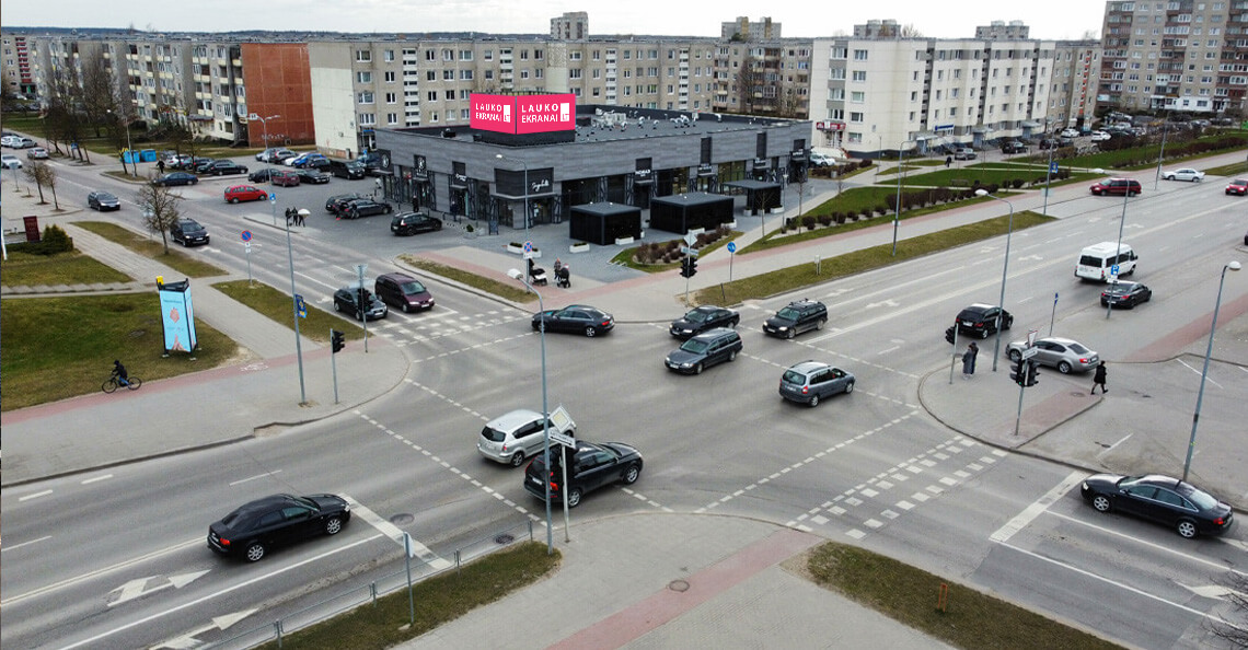 LAUKO MEDIA EKRANAS CENTRAS MAŽEIKIUOSE